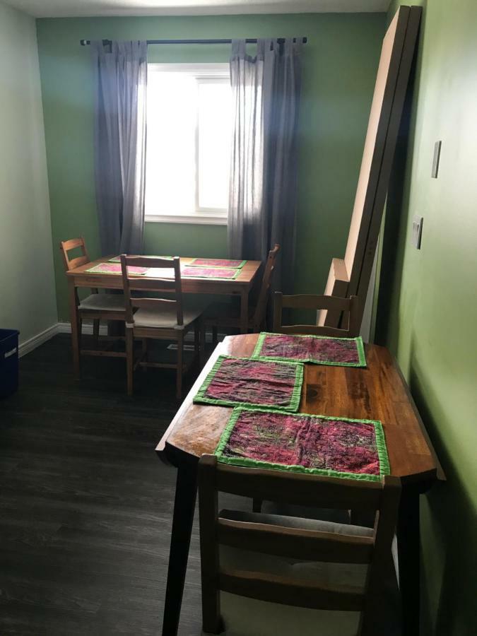 Ranny'S Private Rooms Calgary Exterior photo